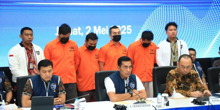 Jaringan Judi Online Bertaraf Internasional Dibongkar, Polisi Amankan Rp75 Miliar